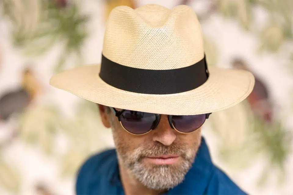 chapeau