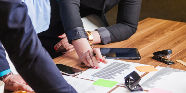 L'impact d'une équipe juridique à temps partagé sur la gestion des coûts